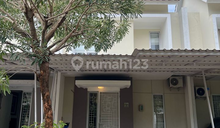 Dijual Rumah Paramount Land "carillo Residence Malibu Village"  Shm   Rumah 2 Lantai Tapi Sudah Full Renovasi Jadi 2 1/2 Lt Semi Furnish KT 3 KM 3 Carport utk 2 mobil Harga : 2,5m / Nego 