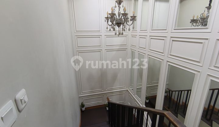 RUMAH 2 LANTAI CANTIK MEWAH BAGUS SIAP HUNI SEDAYU CITY KELAPA GADING. Jkt utara . CLUSTER EROPA TYPE LONDON LUAS    8x12.5 = 100m  BANGUNAN 142m KAMAR TIDUR 3+1 =4  FULLY-FURNISHED   HADAP  utara. HARGA SEWA 175JT/Thn Harga Jual 5,4 M nego