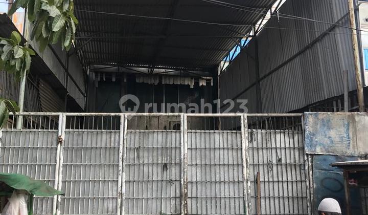 For Sale: Ruko (Shop House) on Pangeran Jayakarta, Central Jakarta, Land Area 122 M2, Dimensions 5 x 18 M2, 3 1/2 Floors, North Facing, SHGB Certificate, Price 8 Billion Negotiable.