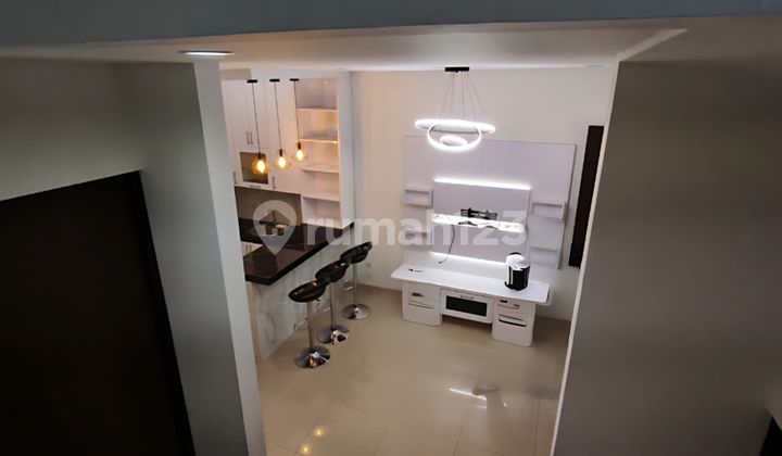 Di.jual Rumah Di Metland Puri.cluster Oxalis Petir, Cipondoh Tanggerang Rumah 2 Lantai Samping Taman. Luas Tanah : 66m² ( 6 X 11 M² ) Luas Bangunan : 120m² Kt 3 Dan Km 2 Hadap Selatan Carpark 2 Mobil Pln 2200 Pam Hgb Harga .1,7m Nego 2