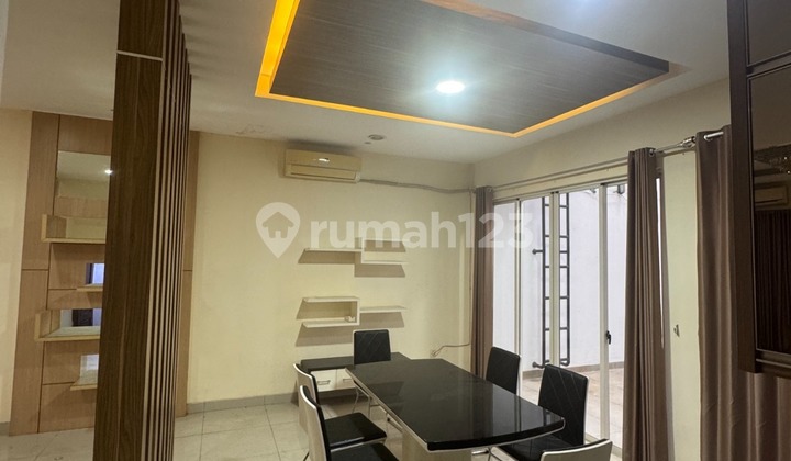 Disewakan Rumah Golf Lake Residence Atlantic City Uk : 8 X 20 M2 Full Furnish Kompor Kulkas Meja Makan + Kursi 6ac 5 Unit2 Kamar Tidur + 2 Kasur + Lemari + Meja1 Kamar Walk In Closet3 Kamar Mandi Tinggal Masuk Karna Semua Sudah Bersih Dan Bagus Harga Sewa 1