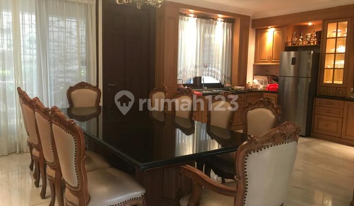 For Sale House on Raya Kemanggisan, West Jakarta, next to ERHA clinic. Land Area 900 m², Building Area 750 m², 7 Bedrooms, 5 Bathrooms, 2 Maid's Rooms + 1 Kitchen, 2 Garages, 6 Carports, 2 Stories, Marble and Granite Tiles, 16,500W Electricity, SHM Certificate. Price 40M negotiable. 2