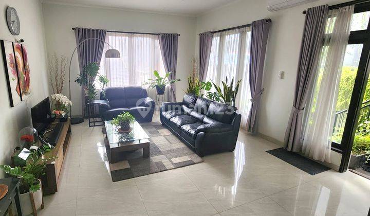 Di Jual Rumah Asri 3 Lt Lokasi Strategis Di Anggrek Neli Murni, Renovasi Besar Dilakukan Di Tahun 2020 Sehingga Kondisi Masih Sangat Bagus Dan Terawat. Spesifikasi. Lt: 180 (13.5 X 13,3 M2) Lb: 330 Kt: 4+1 Km: 4+1 Harga 5,4. M Nego 1
