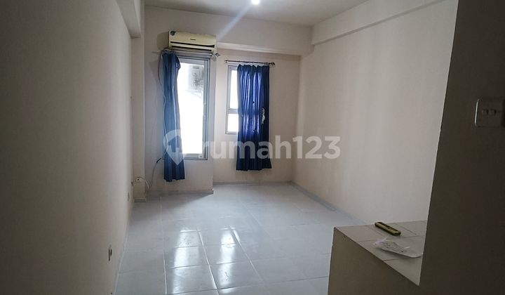 For Rent: Menara Latumenten Apartment, 20th Floor, Grogol, West Jakarta
Studio Type, 22 m²
1 Bedroom
1 Bathroom
Unfurnished (AC Only)
6 months: 11 million (1.5 million deposit)
12 months: 20 million (2 million deposit) 2