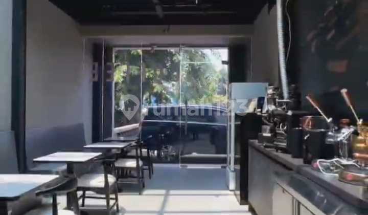 S Parman Slipi - [[For Sale]]: Price Reduction Commercial Building Jl S Parman Slipi West Jakarta Modern Industrial Prime Area New Building:2024 Land Area:534 M² Building Area:665 M² 2 Floors Semi Furnished Building Permit :9 Floors Spacious Parking Area SHGB Price: IDR 45 Billion