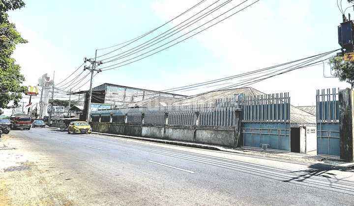 FOR SALE FACTORY on Ahmad Yani Main Road, Gedangan - Sidoarjo. SURABAYA Total land area: approximately 14,700 m2 Building area: approximately 1,563 m2 Electricity 53,000 VA Price IDR 30 million /m2 TOTAL PRICE 441 billion NEGOTIABLE