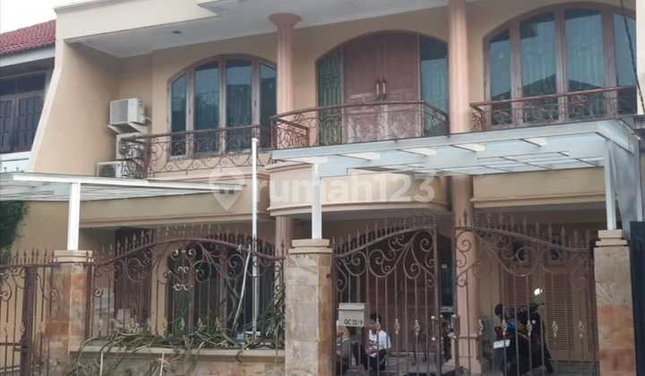 Dijual Rumah Minimalis Rapi di Kelapa Gading Janur Elok Jakarta Utara Siap Pakai. Luas Tanah ( 11 X 17 ) =187M2 Luas Bangunan 248M2 Kamar Tidur 4+1 Kamar Mandi 3+1 Tingkat 2 Lantai Listrik 7700Watt Ac 8 Unit. Hadap Utara Sertifikat SHM Harga 5 M Nego