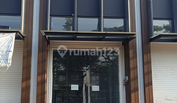 For Rent: Strategic Commercial Building in Citra Garden 8, Block J5 No. 20, West Jakarta. 2nd Floor, Full Floor Size 4 x 14 m² (56 m²), Total Building Area 112 m². Strategic Location, Suitable for Any Business: Commercial, Offices, Restaurants, etc. Electricity 2200w. Price 110 Million.