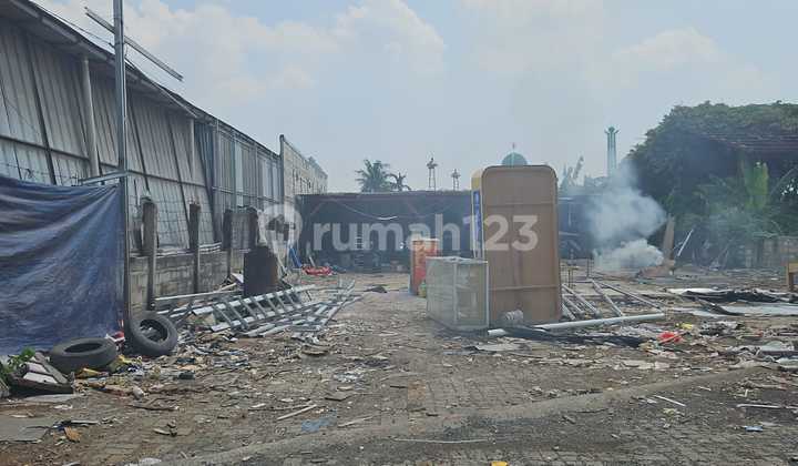 For Rent: Strategic Land / Plot in Joglo, West Jakarta. Land Area 875M². Condition: Vacant / Empty Lot (No Building). Suitable for Various Businesses: Commercial, Workshop, Car Wash, Minimarket, etc. Price: 160 Million IDR/Year. Rent for 2 Years: 150 Million IDR/Year. For Rent: Strategic Land / Plot in Joglo, West Jakarta. Land Area 875M². Condition: Vacant / Empty Lot (No Building). Suitable for Various Businesses: Commercial, Workshop, Car Wash, Minimarket, etc. Price: 160 Million IDR/Year. Rent for 2 Years: 150 Million IDR/Year.