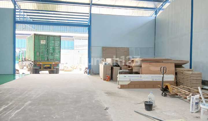 Dijual Gudang di Pergudangan 8, Jl Prancis, Kosambi, Tangerang. Luas Tanah: 2620 M2 Luas Bangunan: 1800M2 Gudang Siap Pakai Harga 35M Nego