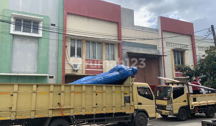 For Sale Warehouse in Daan Mogot Arcadia, Tangerang, Land Size 12x36 (432m2), Building Area 430m2, Office 2 Floors, Front Facing North, SHM, Price 8m Negotiable For Sale Warehouse in Daan Mogot Arcadia, Tangerang, Land Size 12x36 (432m2), Building Area 430m2, Office 2 Floors, Front Facing North, SHM, Price 8m Negotiable
