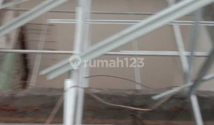 Rumah Dijual. Murah* Taman surya 5 kalideres- pegadungan  * Luas Tanah : 180 m2 (9x20 m)  * Luas Bangunan :147 m2  * Jumlah KT : 4+1  KM 4 Lantai :2   Listrik : 3,300 Watt Air : PAM  SHM Hadap : Utara Harga :  1.9 M nego 2