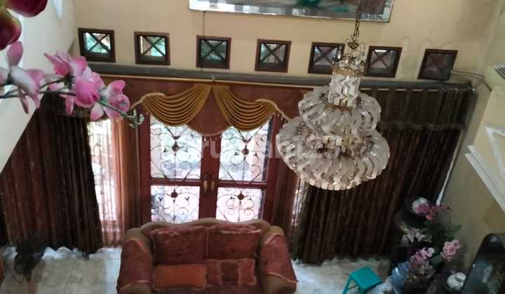 For Sale Griya Permata Petir Gondrong House - Tangerang Near Metland, Green Lake City, Karang Tengah Toll Road, Mandaya Hospital Unfurnished Land Size: 294 m² Building Size: 300 m² 2 Floors Certificate: SHM Bedrooms: 6 Bathrooms: 4 East Facing Electricity: 4400 W Ready to Occupy Price: Rp 4.5 Billion - Negotiable