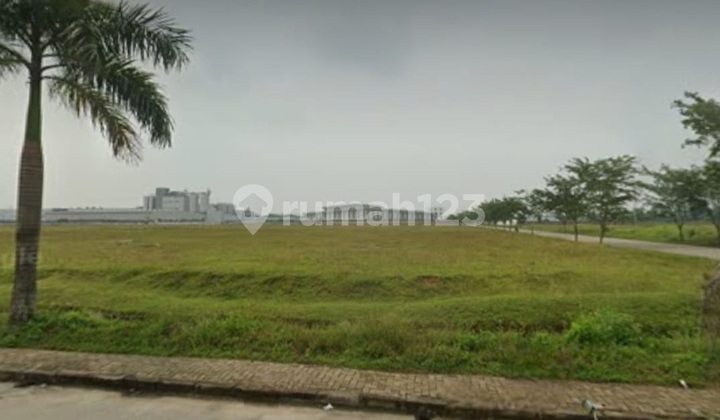 For Sale Industrial Land in Modern Cikande Area *10 Hectares* Front Width 400 M, Depth 250 M, Land Located at a High Corner from the Road, +/- 60 Cm Elevation, Solid NJOP 200 Billion (2,013,000/m² NJOP Year 2023) Price *165 M Slightly Negotiable*