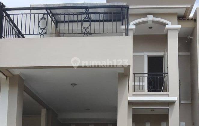 Dijual Rumah di Ancol METRO MARINA LT 84m2 = ( 6 x 14m2 ) LB 132m2 Tingkat 2 LT KT 3 KM 2 - Dining room - Dapur - Balkon  - Carport 2 mobil  Hadap Utara  Sertifikat HPL Harga super murah 2,3 M nego 2