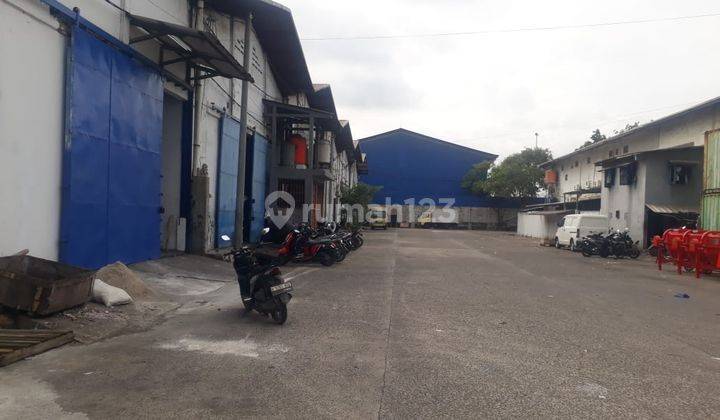 Di sewakan Pergudangan Kamal Muara 2 LB : 550 m2 = 300 jt/ th Akses kontainer 40 Ft 1