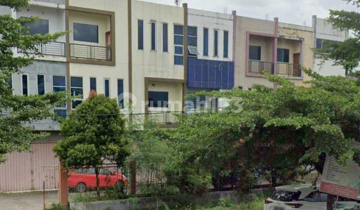 For Sale Strategic Shop House Jl Soekarno Hatta Rangkas Bitung Banten 3-Storey Shop House, 10 Units (4 X 16 m²)/ Shop House Land Area 4000 m² Building Area 1920 m² Includes 400 m² Warehouse Includes 33-Room Inn Behind Shop House Certificate SHM Price 20 M Negotiable