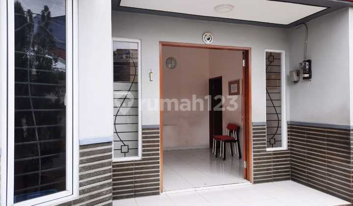 Dijual Rumah Perumahan Kosambi Baru Cengkareng - Jakbar Ideal untuk Office, Usaha, Warehouse, Workshop, Ataupun Kos-Kosan Lt: 230 M² (Hoek) Lb: 250 M² Kt: 7 Kmi: 1 SHM Listrik PLN 7700W Hadap Barat dan Utara (Hook) - Rp 3.2 M (Open Negosiasi)