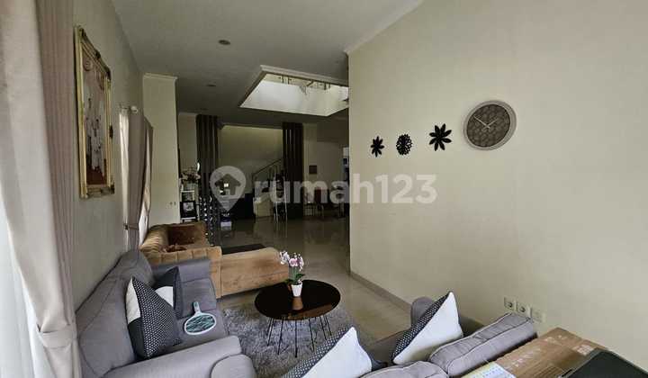 Dijual Rumah Banjar Wijaya Cipondoh Tangerang Banten LT : 179m² (Hook)  Lebar Muka : 15m  LB : 207m² (2 Lantai)  Sertifikat : SHM Harga 2.8M (Nego) 2