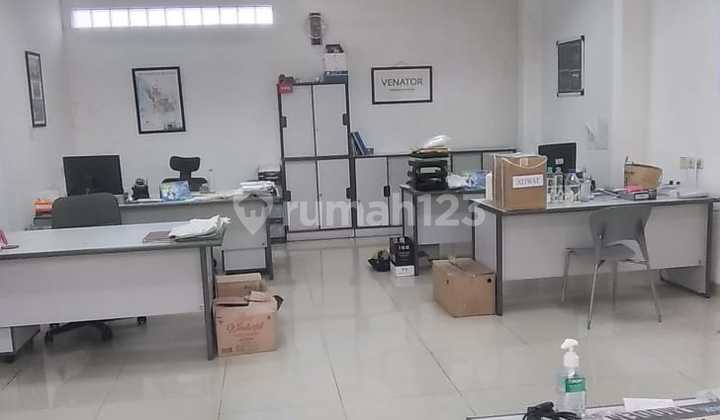 For sale office on Jl. Am Sangaji, Petojo, Central Jakarta. Land area: 390m². Building area: 470m². 2½ floors. Move-in ready (suitable for offices). HGB (Right to Build Certificate). Price: 19M negotiable. PAM water supply.