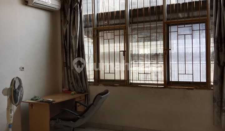 For Sale Quickly: Duta Muara Indah Shop House, Kapuk Muara, Penjaringan, North Jakarta. Land Area: 4 x 15 = 60 sqm. Building Area: 240 sqm. Levels (4 Floors). Title: HGB. Price: 2.2 Billion Negotiable. 2