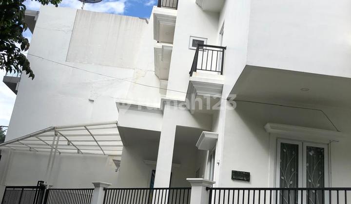 Dijual Rumah di Muara Karang Jakarta Utara Blok C ( Hoek). Lt 90 M2 Lb 270 M2 Kt 5 Full Ac Km 5 Listrik 4400 W Air Pam Shgb Siap Huni Harga 5 M Nego 2