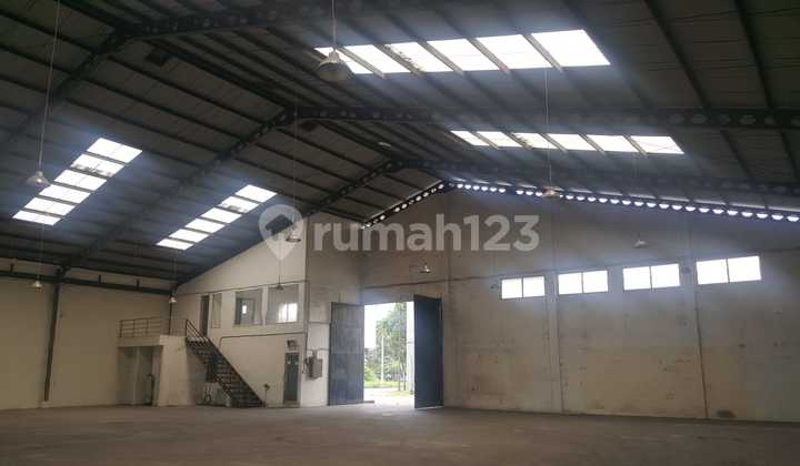 For Sale: New warehouse ready for use in Jatake industrial area
Land Area: 450 m2
Building Area: 374 m2
Size: 18 x 18 +50 (2-story office)
Electricity: 2,200 Watt
Flood-free
Well water
SHM Certificate
Price: 5.5 M NEGOTIABLE For Sale: New warehouse ready for use in Jatake industrial area
Land Area: 450 m2
Building Area: 374 m2
Size: 18 x 18 +50 (2-story office)
Electricity: 2,200 Watt
Flood-free
Well water
SHM Certificate
Price: 5.5 M NEGOTIABLE