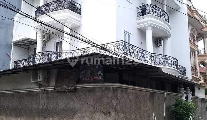 Di Jual Rumah di Danau Sunter Utara, Sunter Perumahan Sts Jakarta Utara LT : ± 195 M2 ( 13M X 15M2 ) LB : ±350 M2 Lantai : 3¼ Lantai Kamar Tidur :7 +1 Kamar Mandi : 7 Hadap : Selatan Barat Sertifikat : SHM Harga : Rp 6 M Nego Di Jual Rumah di Danau Sunter Utara, Sunter Perumahan Sts Jakarta Utara LT : ± 195 M2 ( 13M X 15M2 ) LB : ±350 M2 Lantai : 3¼ Lantai Kamar Tidur :7 +1 Kamar Mandi : 7 Hadap : Selatan Barat Sertifikat : SHM Harga : Rp 6 M Nego