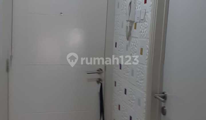 Di Jual Apartemen Madison Park. Samping Mall Central Park Jakbar. Developer : Podomoro City. Type Studio Sudah Ada Sertifikat. Lt 18 M² (gross) Nett 15 M² View City Unit Bp Listrik 2200 W Include 1 Unit Ac, Smart Home , Water Heater Jual Murah 600jt. 2