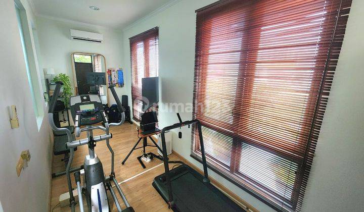 Di Jual Rumah Asri 3 Lt Lokasi Strategis Di Anggrek Neli Murni, Renovasi Besar Dilakukan Di Tahun 2020 Sehingga Kondisi Masih Sangat Bagus Dan Terawat. Spesifikasi. Lt: 180 (13.5 X 13,3 M2) Lb: 330 Kt: 4+1 Km: 4+1 Harga 5,4. M Nego 2