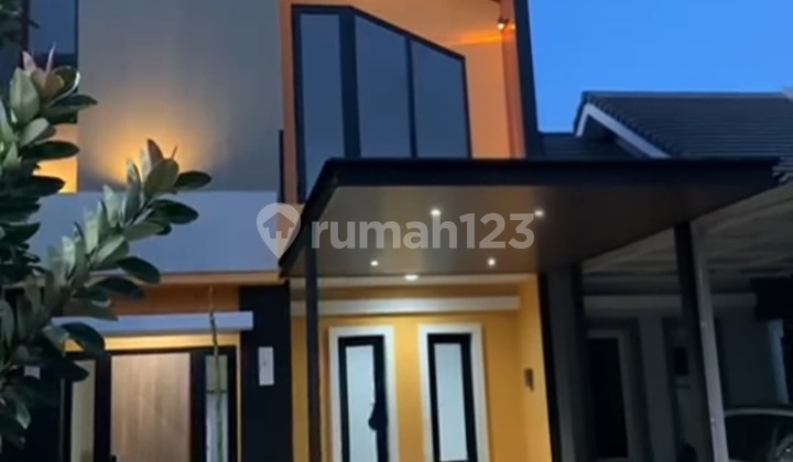 Dijual Rumah Baru di Alam Sutera, Jelita Siap Huni Luas Tanah 6 X 17 = 102 M² Luas Bangunan 150 M² Kamar Tidur 5+1 Kamar Mandi 3+1 SHM Hadap Selatan Tingkat 2 Lantai 2200 W (Token) PDAM Harga Jual 2,75 M Nego 1