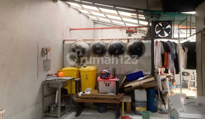 Dijual ruko Di Bendungan jago Jakarta pusat Uk LT : 5 x 28 m = 140 m2 LB 350 m2 Bangunan 3 lantai SHM Harga : Rp 8,5 M - nego 1