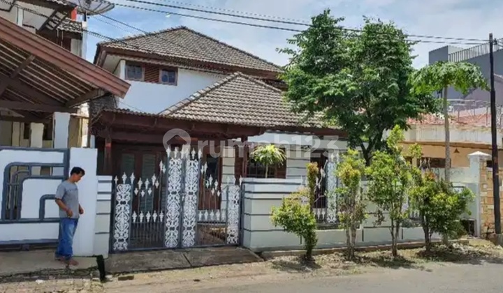 Citra 1 House  
Kalideres, West Jakarta  
Size: 8 x 33 m2  
Land Area: 265 m2  
Building Area: 260 m2  
SHM Certificate  
1 floor  
Price: 3.8M negotiable
