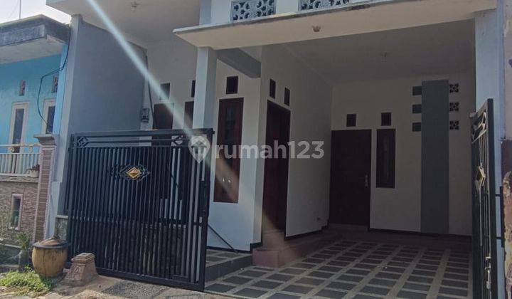 Rumah Minimalis Modern di Perum Bumi Mondoroko Singosari 1