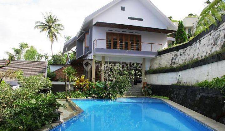 Rumah Villa Modern 2 Lantai Dilengkapi Private Pool Perum Tidar Malang 1