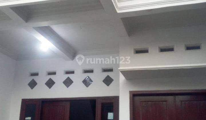 Rumah 2 Setengah Lantai Minimalis Modern di Jl Tutut Arjowinangun Kota Malang 2