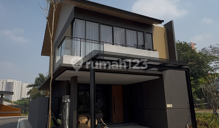 Luxury House At Diponegoro Lippo Village Tangerang 2