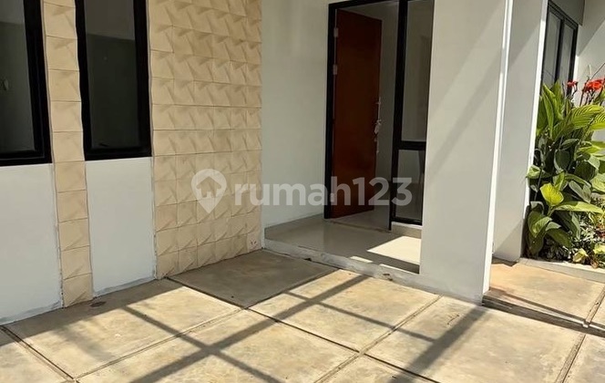 Strategic Living Private Townhouse Hunian 2 Lantai 3 Kamar Tidur di Pusat Kota Bekasi 2