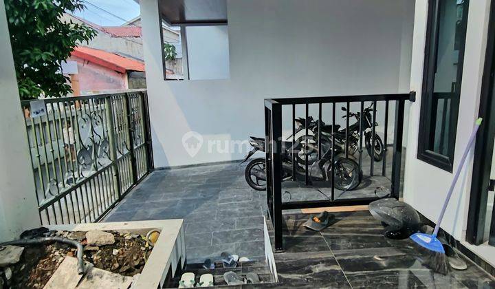 Rumah Modern Strategis Dikalisari Jakarta Timur 2