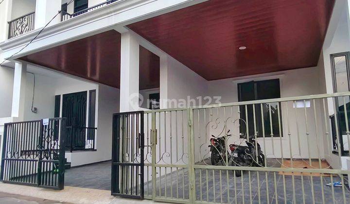 Rumah Modern Strategis Dikalisari Jakarta Timur 1