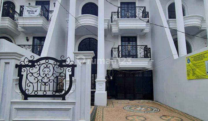 Rumah Mewah Akses Dekat Cilandak Jakarta Selatan 1