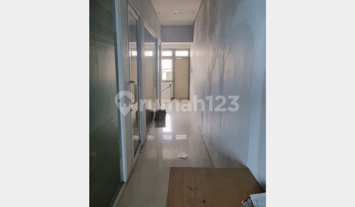 Shop House for Rent, Renovated, Ready to Use, Land Area: 72, Building Area: 288, 4 Floors, Daan Mogoto Baru, West Jakarta (Dinkim) 2