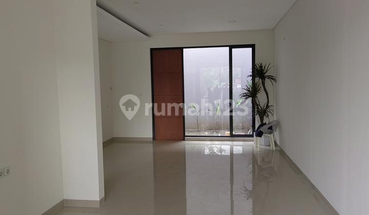 Rumah Baru Dijual, LT: 160(8X20), Lb:170, 2 lt, SHM, Timur, Kalideres Permai, Jakarta Barat 2
