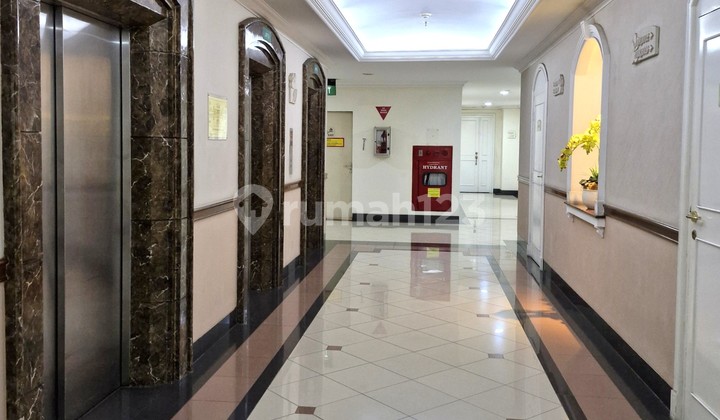 Affordable Sale Apartment Permata Hijau, Area: 141 sqm, 3+1 Bedrooms, 2+1 Bathrooms, Luxurious Interior, South Jakarta (Gallery)