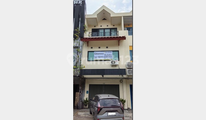Shop House for Rent, strategic location, easy access, Land Area: 74 sqm, Building Area: 192 sqm, 3 floors, Daan Mogot Baru, West Jakarta