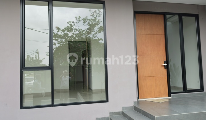 Rumah Dijual, Baru Selesai Dibangun, LT 160(8X20),Lb:170, 2Lt, (Ada 4 Rumah Deret), Hadap Timur, Kalideres Permai, Jakarta Barat 2