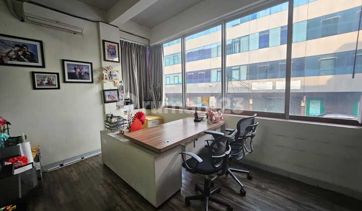 Sastra Graha 5-Story Shophouse on Jl Raya Perjuangan, West Jakarta, Strategic for Business, Close to Kebon Jeruk Toll Road, MNC, Wisma AKR, Siloam, and Other Public Facilities 2