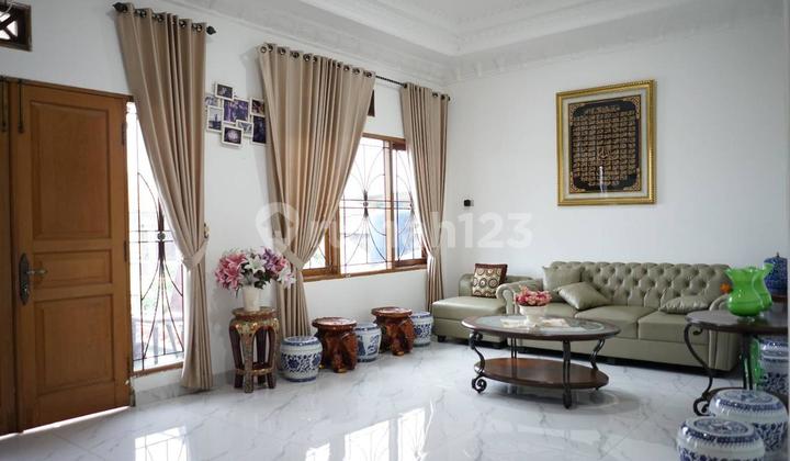 Rumah Mewah 2 Lantai Harga Khusus Siap Huni, Bersih Dan Nyaman Di Kebun Jeruk, Menuju Permata Hijau Jakarta Barat, Lokasi Strategis 