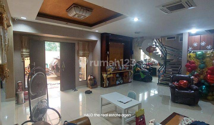 Rumah 2 Lantai Minimalis Modern di Green Garden 1