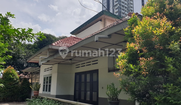 Rumah Otentik di Jl Jaksa, Jakarta Pusat, Strategis Dekat Fasilitas Umum, Rumah Sakit, Bank, Sekolah, Tempat Ibadah, Mall